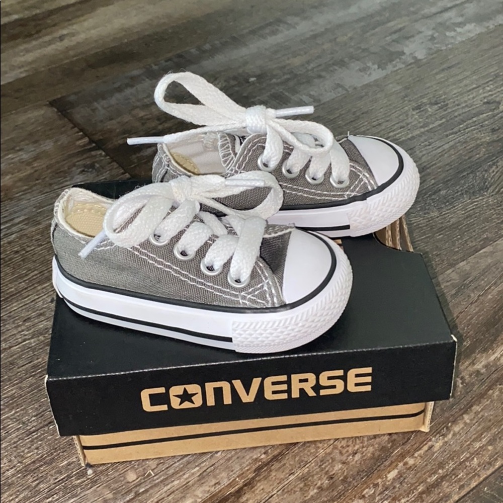 Converse - Picture 2 of 3